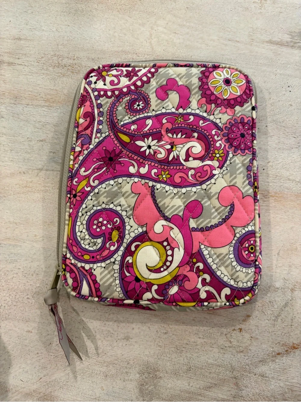 📚🎀📚Vera Bradley Quilted Tablet E-Reader “Paisley Meets Plaid” 📚🌸📚